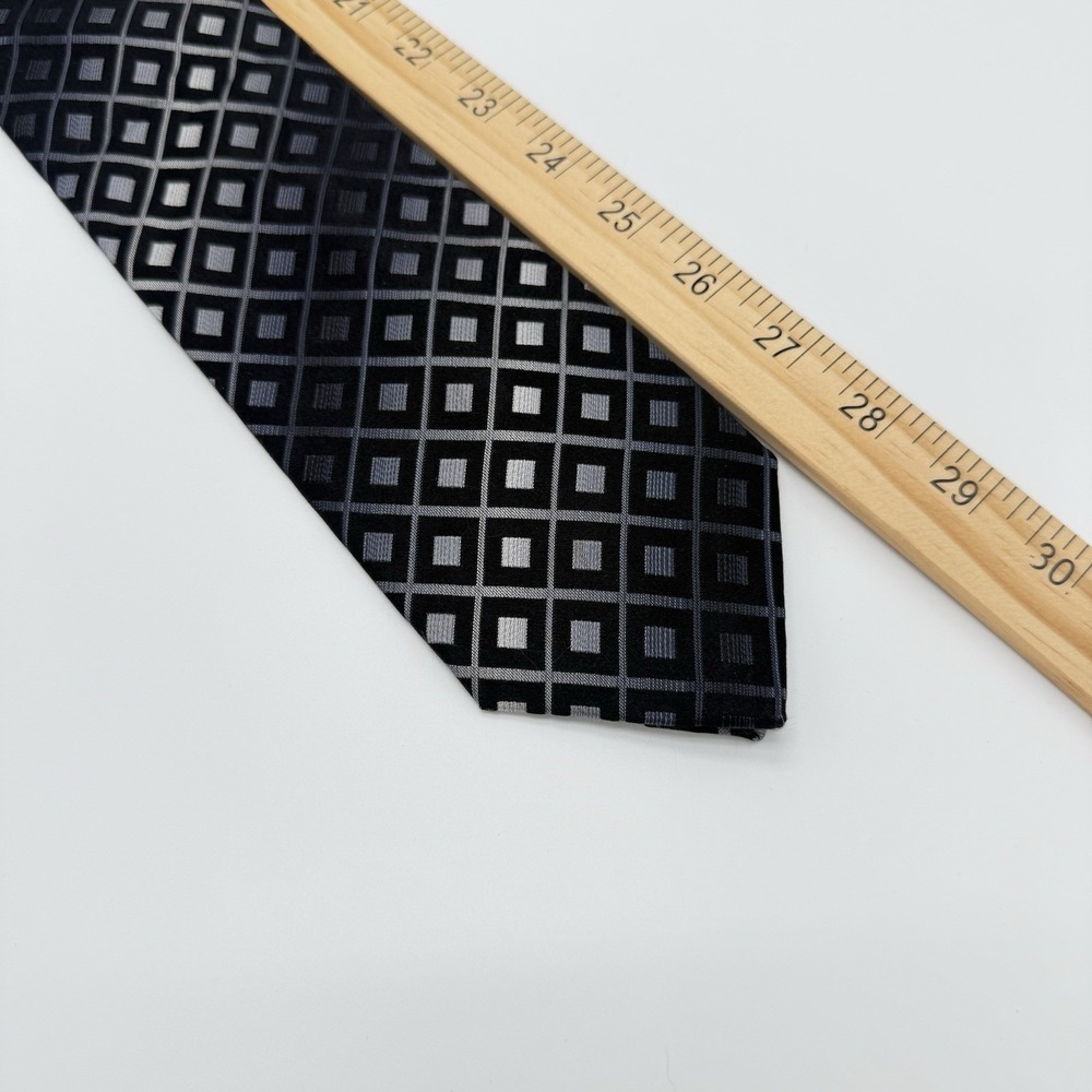 Kenneth Cole Men's Silk Tie Silver and Black Diamond Pattern - Picture 6 of 8